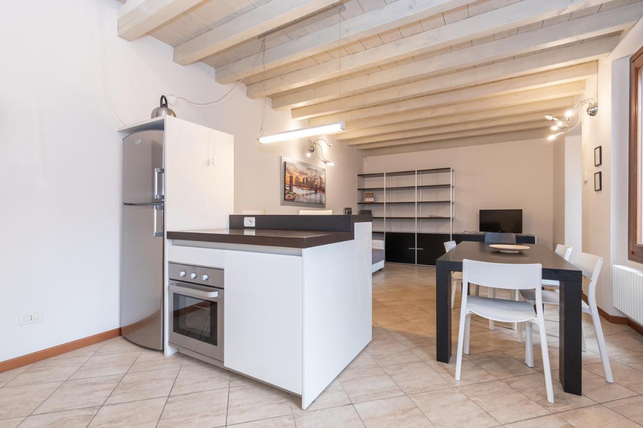 Trilocale Rua Sovera 85 - F&L Aparment Brescia Eksteriør billede